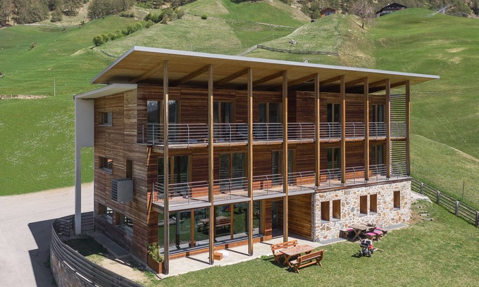 Malles Venosta Apartment | Modern architecture & contemporary home design Bioland farm in Vinschgau Valley