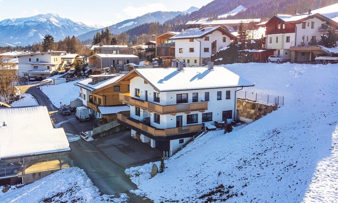 Hopfgarten im Brixental Apartment | Modern apartment with terrace and stunning view