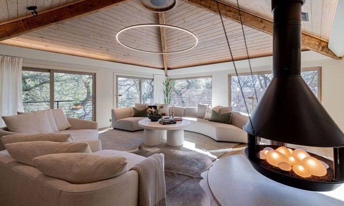 Austin House | Modern Austin Retreat: Chef’s Kitchen, Fireplace & Walkable Prime Location