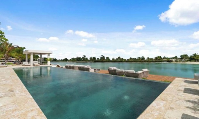 Punta Cana Apartment | Modern Bavaro 1BR Lake, Beach, Pool and Gym