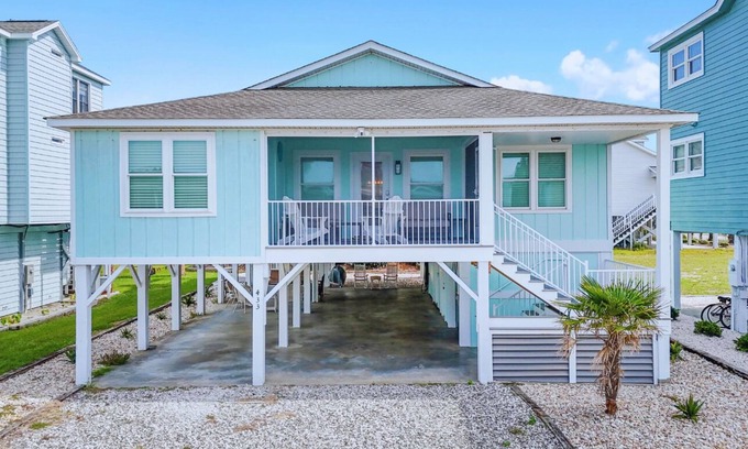 Sunset Beach House | Modern beach bungalow just seconds to public beach access on gorgeous Sunset Beach