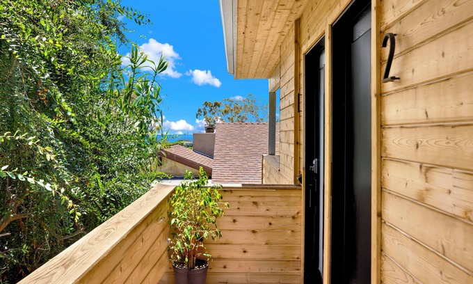 Laguna Beach Apartment | Modern Beach Retreat – Steps to Laguna Beach’s Main Beach & Village Charm!