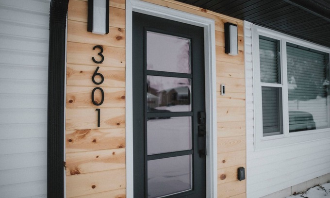Lincoln House | Modern Boho 3Bdrm 2Ba Retreat 10min from the action of Downtown Lincoln