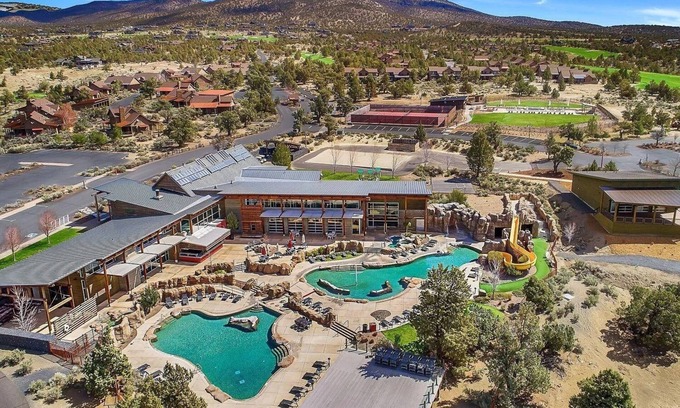 Alfalfa House | Modern Brasada Ranch 5 Bedroom Luxury Home With Private Firepit and Views