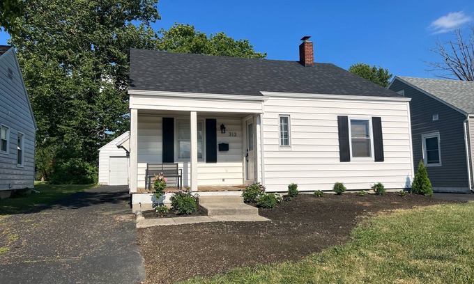 Lima House | Modern Cape Cod at Lima Memorial