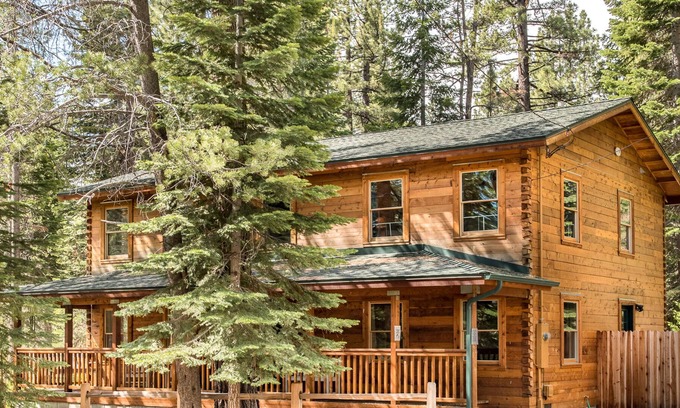South Lake Tahoe Cabin | Modern Cedar Log Cabin w/ Hot Tub, Sauna & Pool Table