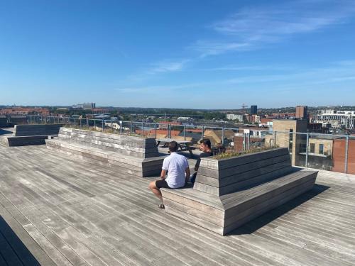 Midtbyen Apartment | Modern Central Apt with Rooftop, Privat Balcony, & Free Parking,next to Aarhus Attractions