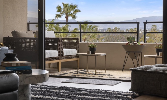 Venice Condo | Modern, Chic Marina Retreat w/Gorgeous City Views | Office Space w/Wifi
