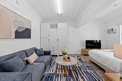 Spring Hill Apartment | Modern City Centre Studio - Short walk to Hospital