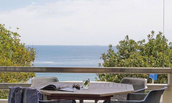 Clifton Apartment | Modern Clifton Apartment - Number 5101