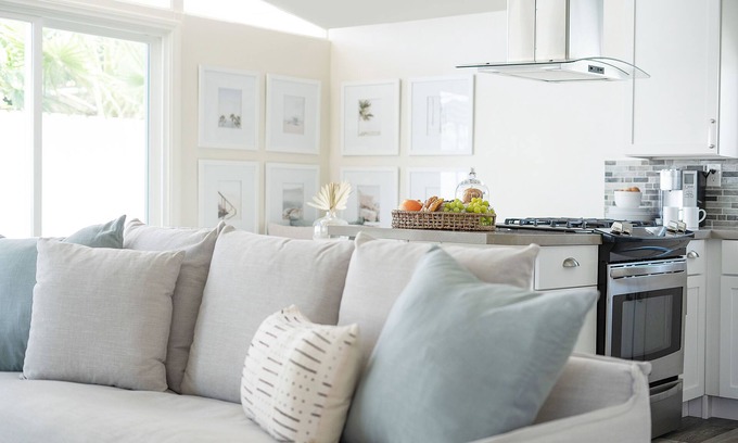 Townsite House | Modern Coastal Private Home