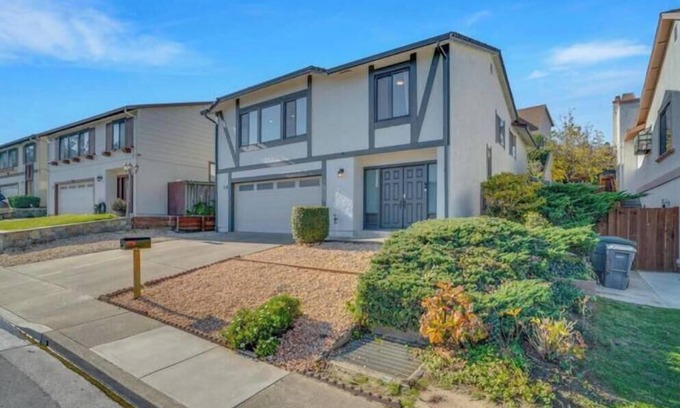 South San Francisco House | Modern Comfort: South San Francisco Edition