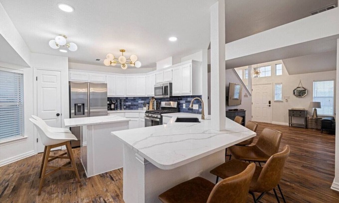 Round Rock House | Modern Comfort: WiFi, 3BR, King, Patio