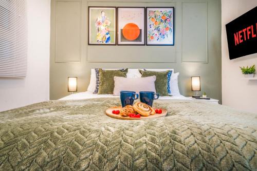 Thurlow Park Apartment | Modern Comfort with Free Parking - High Speed WiFi - 8 Mins to Station & Smokers Balcony