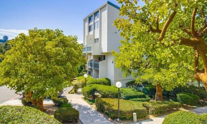 Bay Ho Condo | Modern Condo Central near Beach & Bay