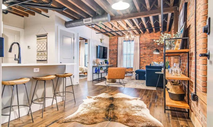 Nashville Apartment | Modern Condo Getaway w/Pool-Sleeps 2 Luxury Stay