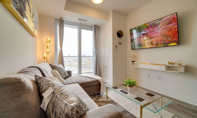 Mount Hope Huron Park Condo | Modern Condo in Central KW w/gym