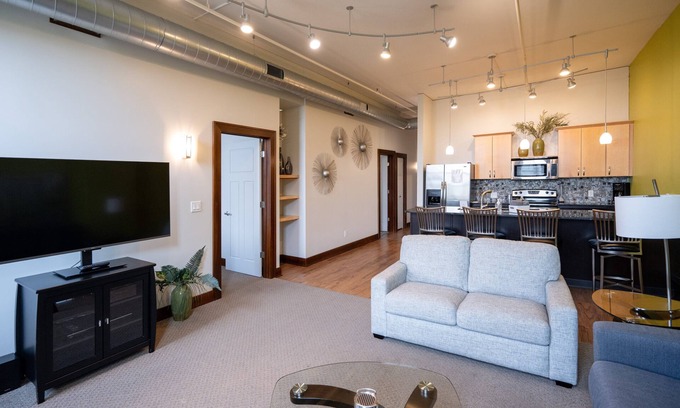 Holland Condo | Modern Condo in Downtown Holland: The Ontario