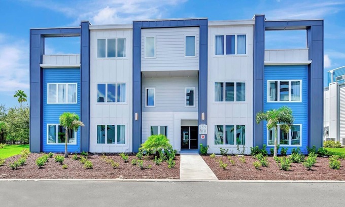 Reunion Hotel | Modern Condo near Disney with Resort & Waterpark Access - B32-138