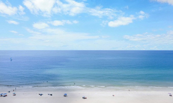 Marco Island Condo | Modern condo w/panoramic views of the crescent beach