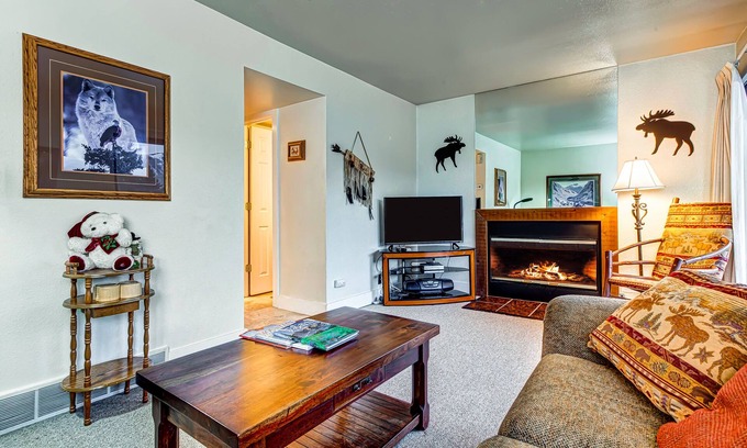 Park Meadows House | Modern condo with spectacular views - close to top ski resorts & walk to MARC