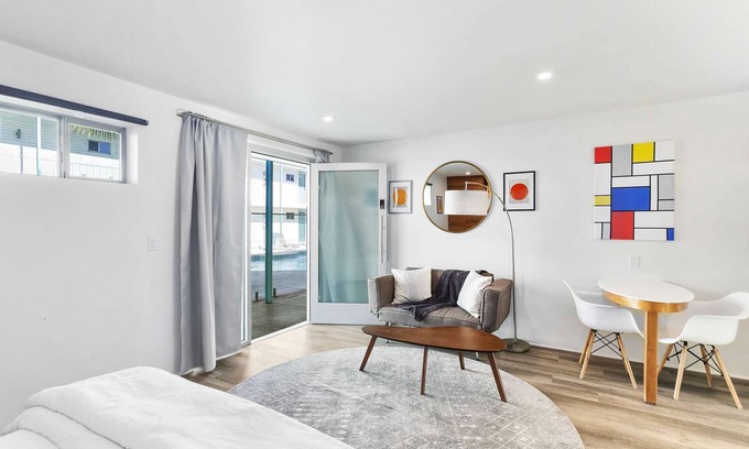 Roosevelt Condo | Modern Contemporary Living in DTPH - Poolside.