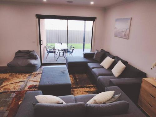 St Leonards House | Modern cosey 4bedroom house walk to beach