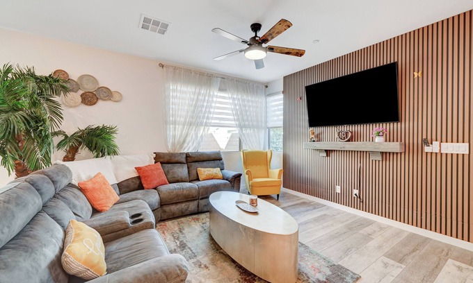 Rhodes Ranch House | Modern/Cozy Home, in great location with beautiful Backyard!