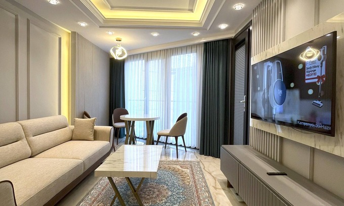 Zeytinburnu Apartment | Modern Cozy Studio next to Fisekhane & Marmaray