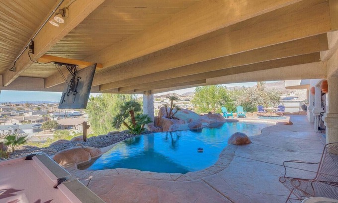 Lake Havasu City Apartment | Modern Desert Stay: Private Pool, Games & Comfort