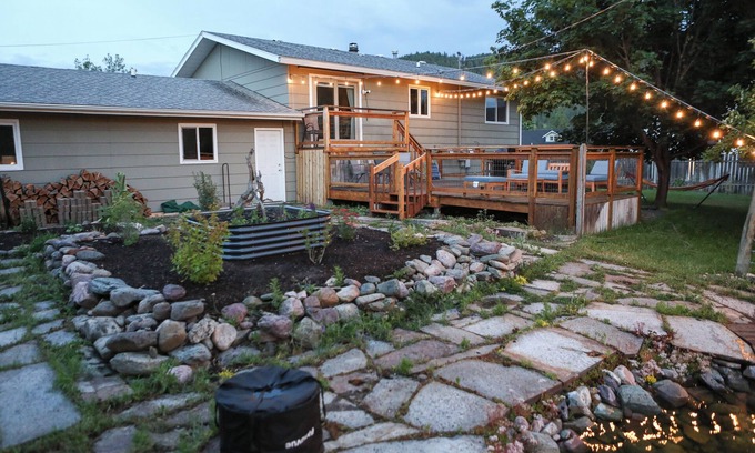 Upper Rattlesnake House | Modern dog-friendly retreat, with large deck, gardens, pond, and trails.