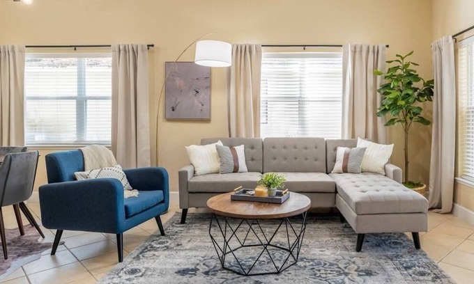 College Park House | ★Modern DT Home★King Bed☀️Patios✔Long Stays⚡️WiFi★