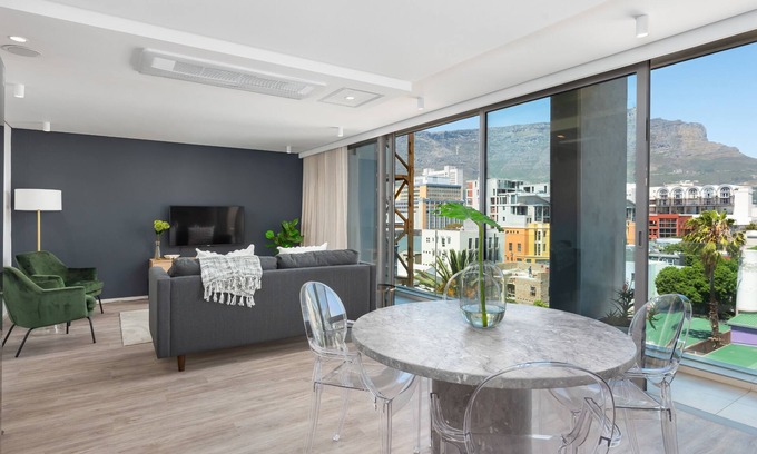 Bo'Kaap Apartment | Modern Duplex Apartment | Views | Space | Balcony