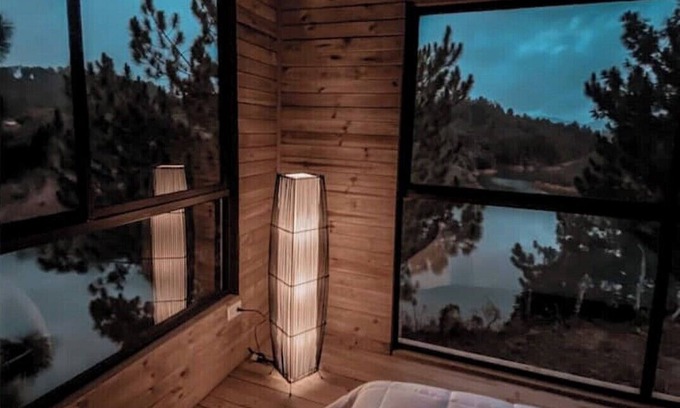 Guatape Cabin | Modern Duplex Cabin With Kitchen, Jacuzzi and Lake