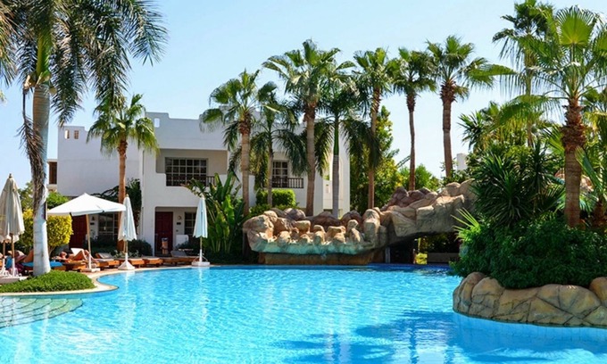 El Hadaba Apartment | Modern 1BR Apt next to a Swim-pool in Delta Sharm Resort