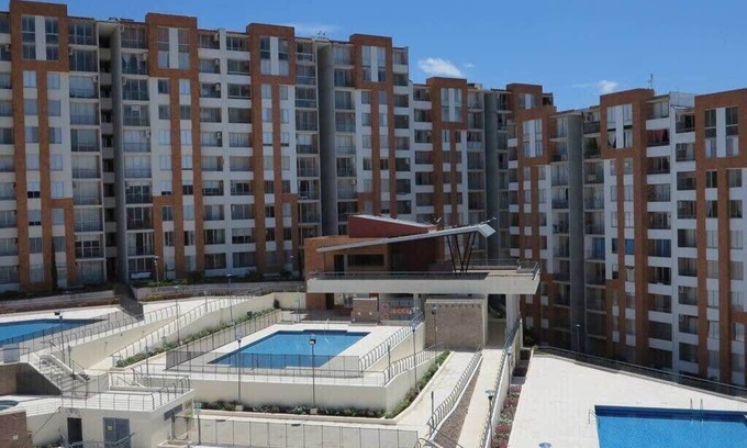 Girardot Condo | Modern Elegance | Gem with Balcony and Four Pools