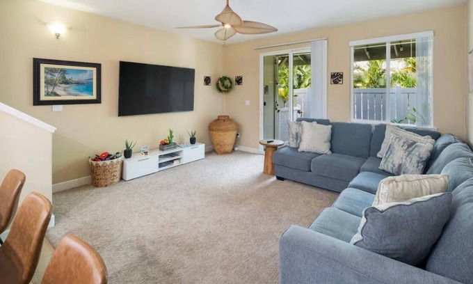 Kapolei House | Modern Family Beach Villa near shops and dining