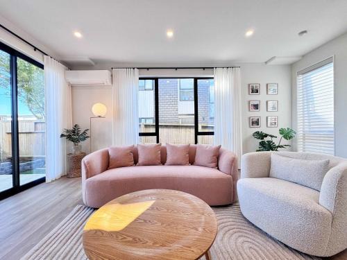 Auckland House | Modern Family St Heliers Stay 4BR & 1 Study vs AC