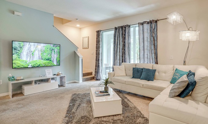 Riverview House | Modern Family Townhome w/Patio in Riverview!