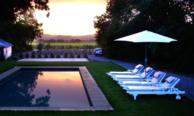 Windsor Other | Modern Farmhouse: 2021 remodel, great pool, privacy, 5min to Healdsberg