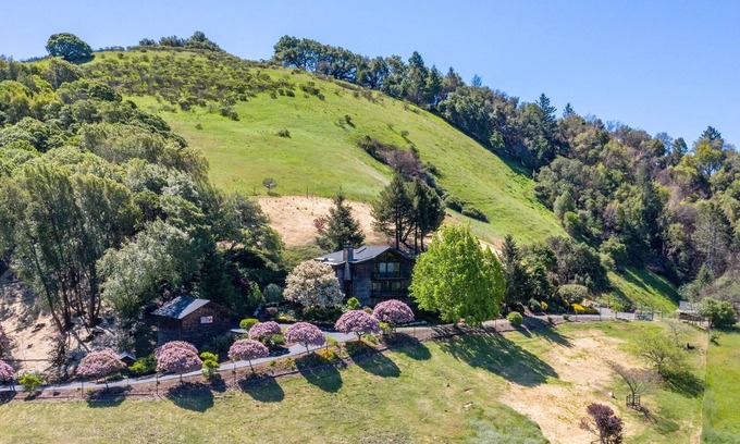 Santa Rosa House | Modern Farmhouse Villa with Captivating Panoramic Views, Hot Tub and Sauna!