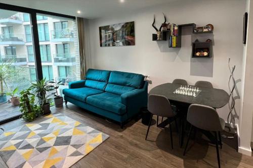 Whitechapel Apartment | Modern Flat With Spa & Gym In Prime Location