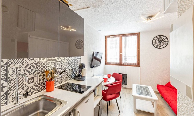 Montgellafrey Apartment | Modern studio for 2 near slopes