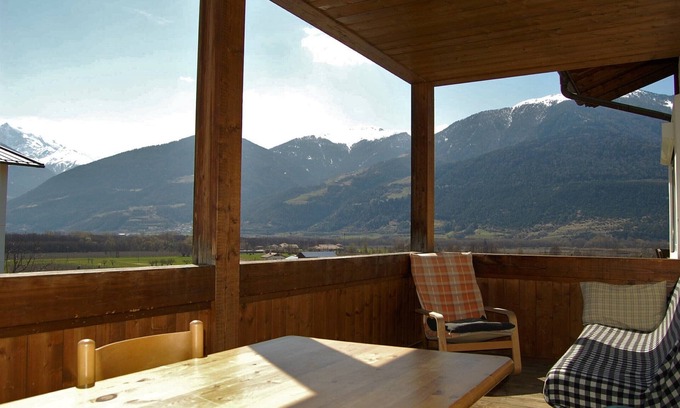 Sluderno Apartment | Modern furnishings - Parterre balcony - close to the center - connection - bus-train
