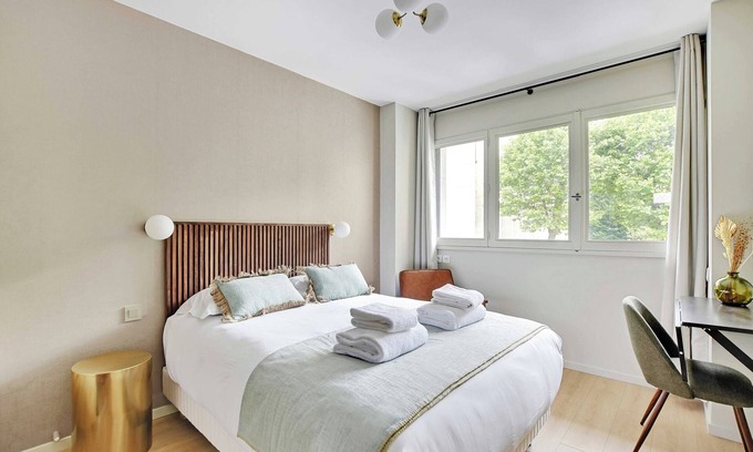 Meudon-la-Foret Apartment | Modern "green Suites" Residence - Meudon/velizy