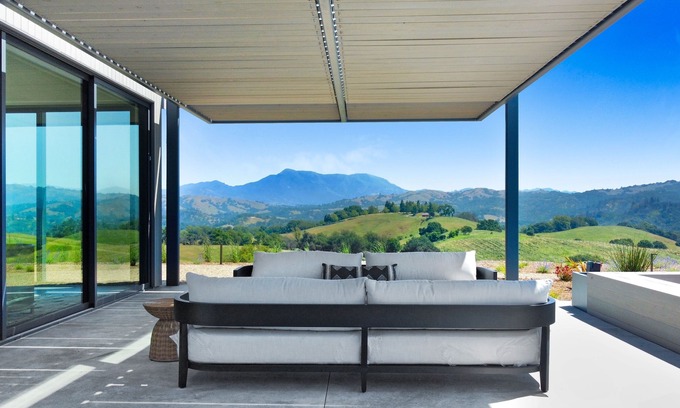 Windsor House | Modern Hilltop Healdsburg Residence With 360' Views