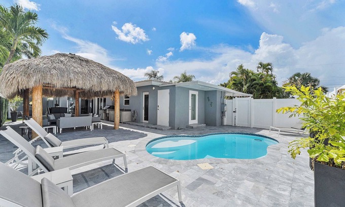 Coral Heights House | Modern Home in FTL! Hot Tub & Dogs Welcome!