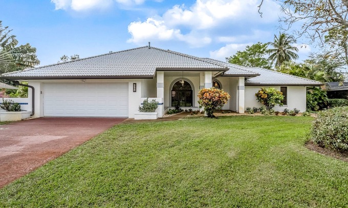 Kings Lake House | Modern home in great location with private heated pool, lanai & charming patio