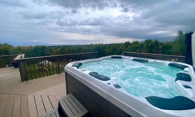 Sandy House | Modern home near world-class skiing