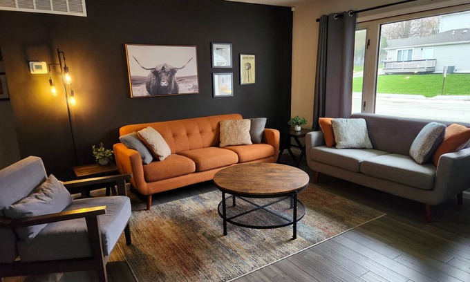 Valparaiso House | Modern Home, Sleeps 10, Near Downtown and VU, over 2000 sqft
